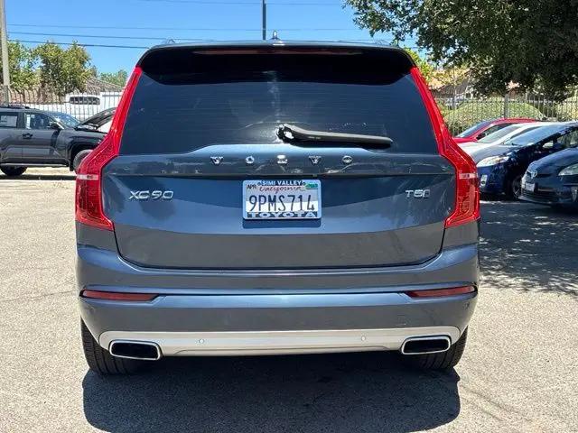 2021 Volvo XC90 T5 Momentum 7 Passenger