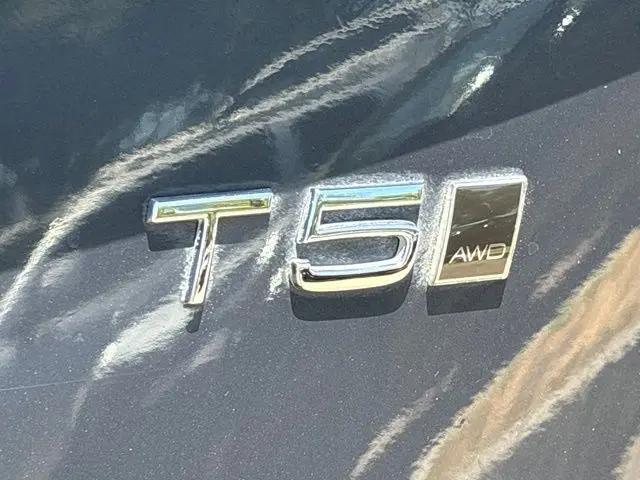 2021 Volvo XC90 T5 Momentum 7 Passenger