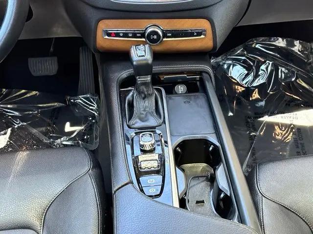 2021 Volvo XC90 T5 Momentum 7 Passenger