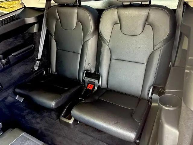 2021 Volvo XC90 T5 Momentum 7 Passenger