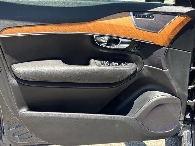 2021 Volvo XC90 T5 Momentum 7 Passenger