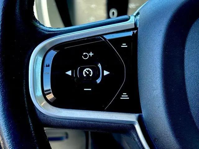 2021 Volvo XC90 T5 Momentum 7 Passenger