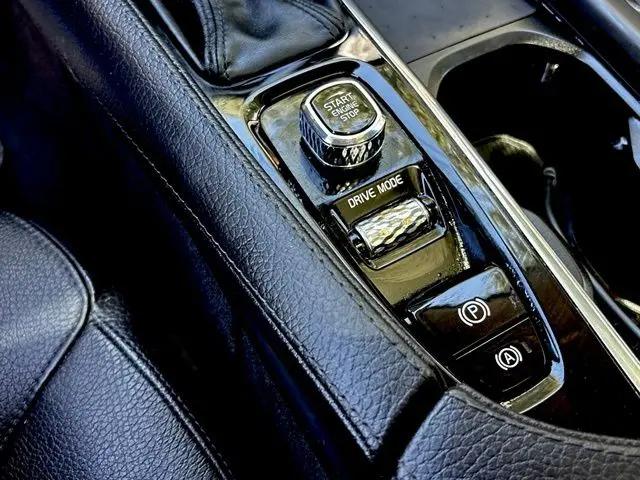 2021 Volvo XC90 T5 Momentum 7 Passenger