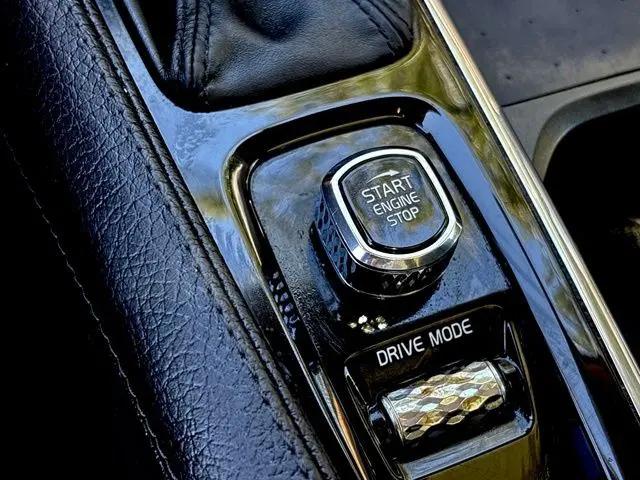 2021 Volvo XC90 T5 Momentum 7 Passenger
