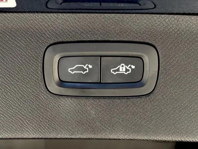 2021 Volvo XC90 T5 Momentum 7 Passenger