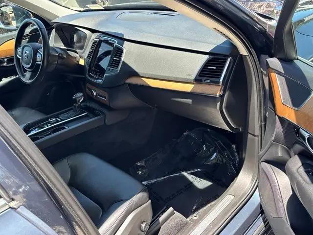 2021 Volvo XC90 T5 Momentum 7 Passenger
