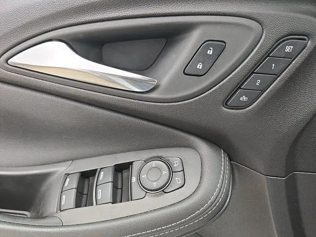 2023 Buick Encore GX Essence FWD