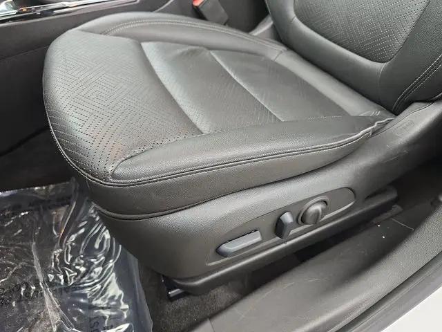 2023 Buick Encore GX Essence FWD