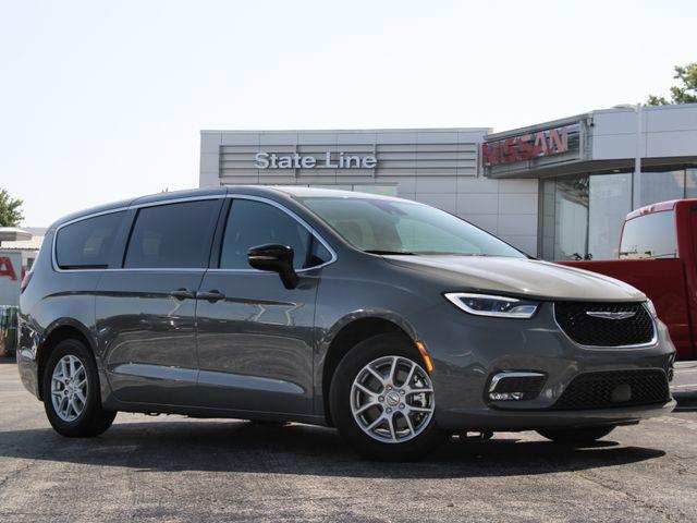 2025 Chrysler Pacifica Select for sale in Kansas City, MO