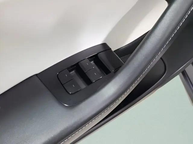 2020 Tesla Model 3 Standard Range Plus Rear-Wheel Drive