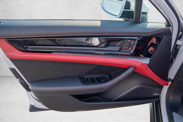 2026 Porsche Panamera 4