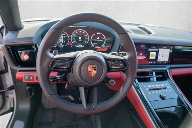 2026 Porsche Panamera 4