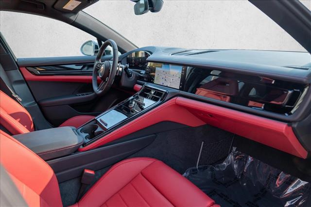 2026 Porsche Panamera 4