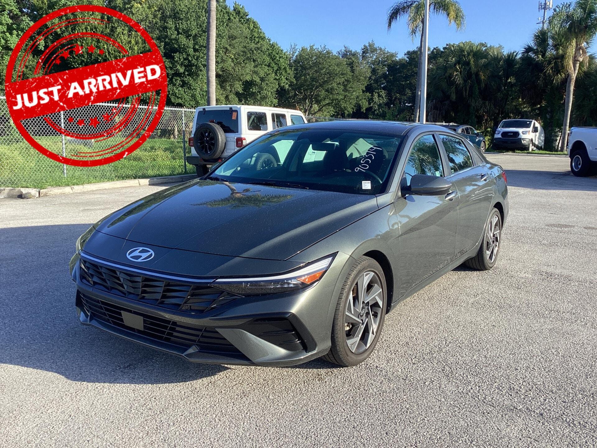 Amazon Gray 2025 Hyundai Elantra Sedan Front-Wheel Drive Automatic