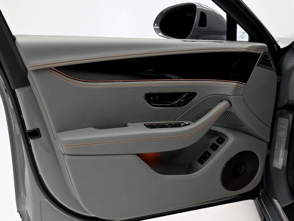 2025 Bentley Flying Spur - Photo 22