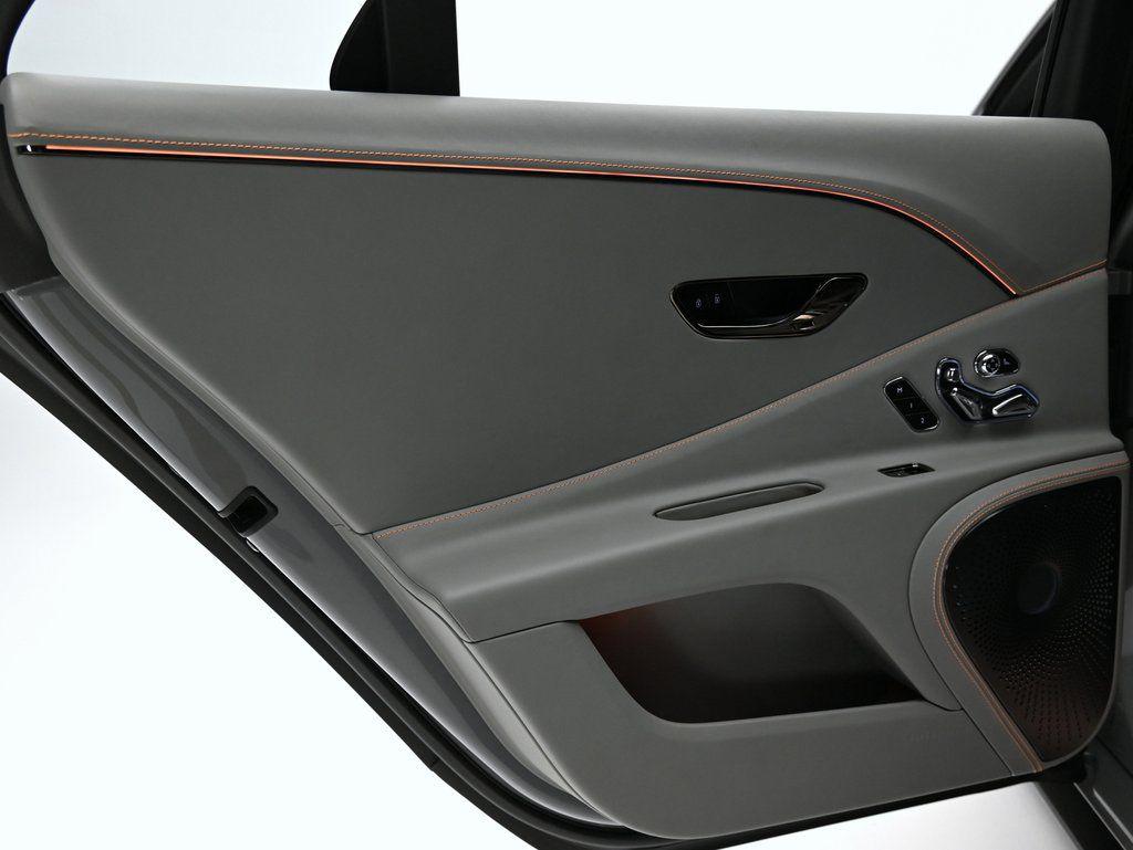 2025 Bentley Flying Spur - Photo 24