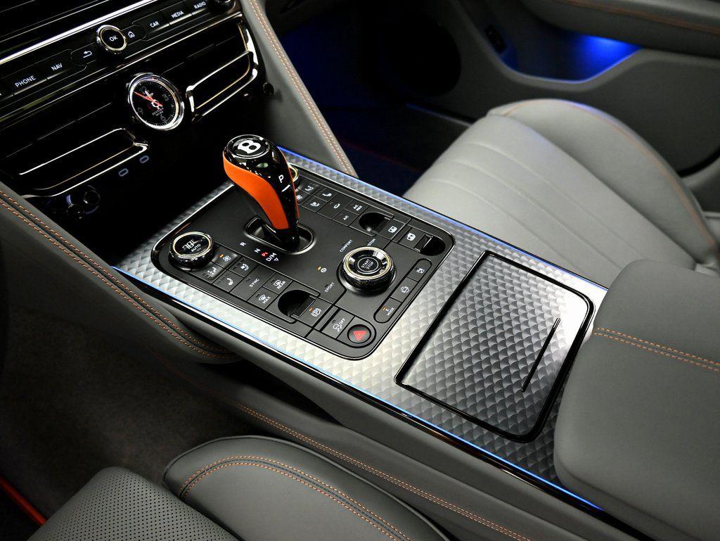 2025 Bentley Flying Spur - Photo 30