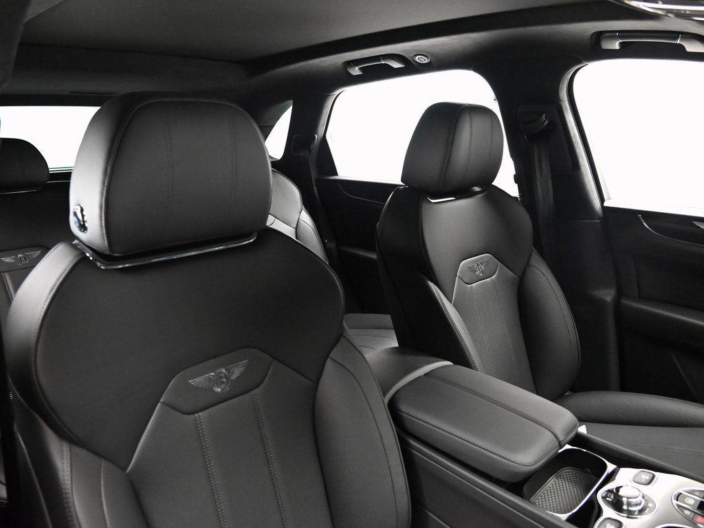 2025 Bentley Bentayga - Photo 17