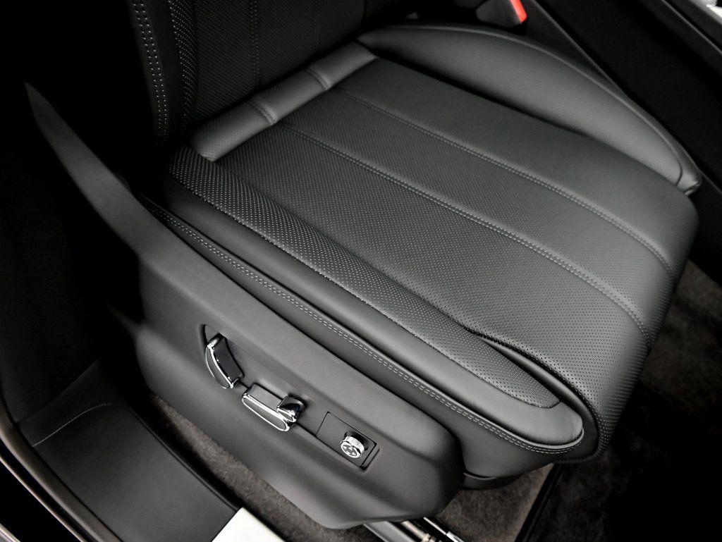 2025 Bentley Bentayga - Photo 19