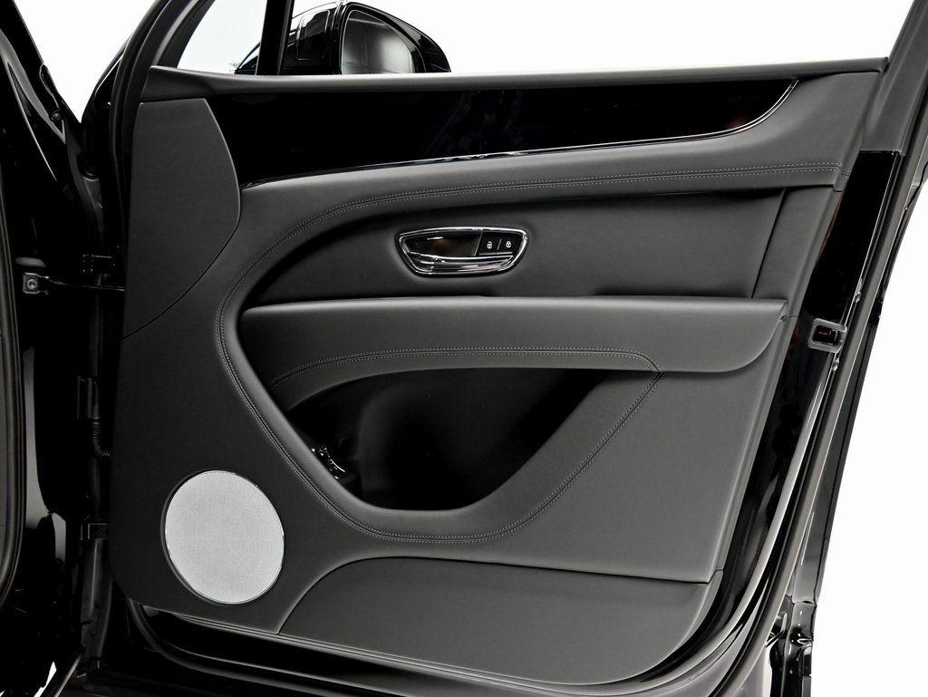 2025 Bentley Bentayga - Photo 22