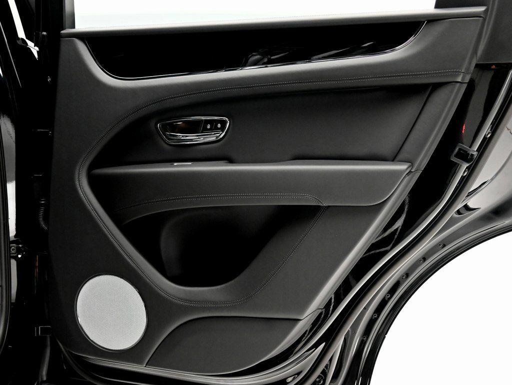 2025 Bentley Bentayga - Photo 24