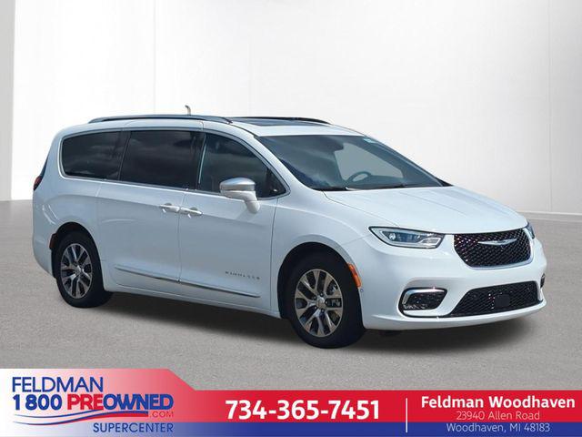 2024 Chrysler Pacifica Hybrid Pinnacle for sale in Woodhaven, MI