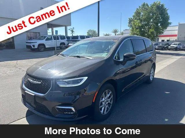2023 Chrysler Pacifica Touring L for sale in Bakersfield, CA