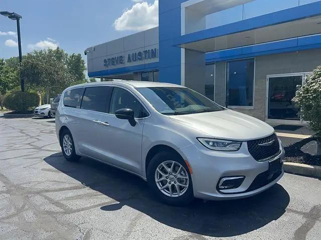 2024 Chrysler Pacifica Touring L for sale in Bellefontaine, OH