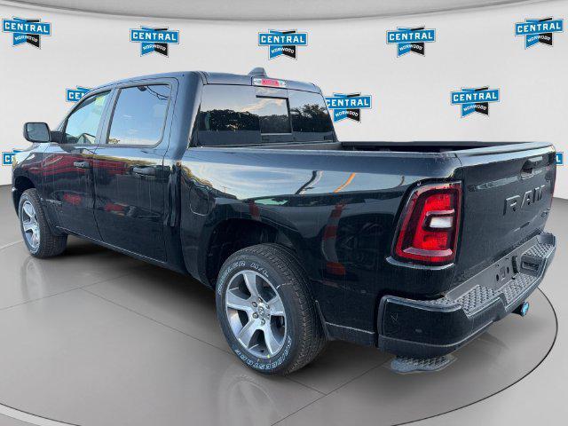 2027 RAM Ram 1500 RAM 1500 EXPRESS CREW CAB 4X4 57 BOX