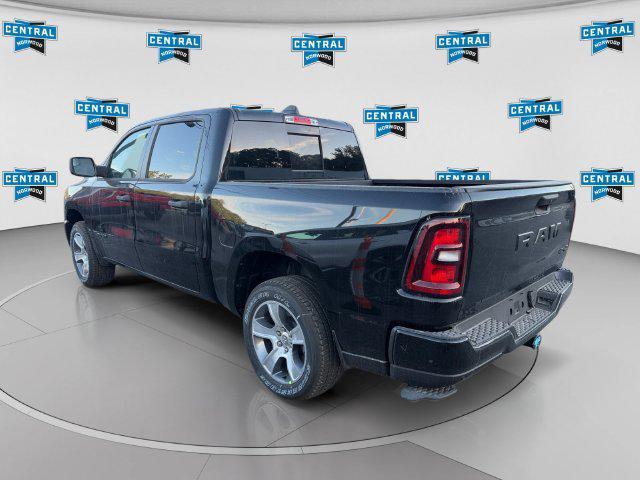 2027 RAM Ram 1500 RAM 1500 EXPRESS CREW CAB 4X4 57 BOX