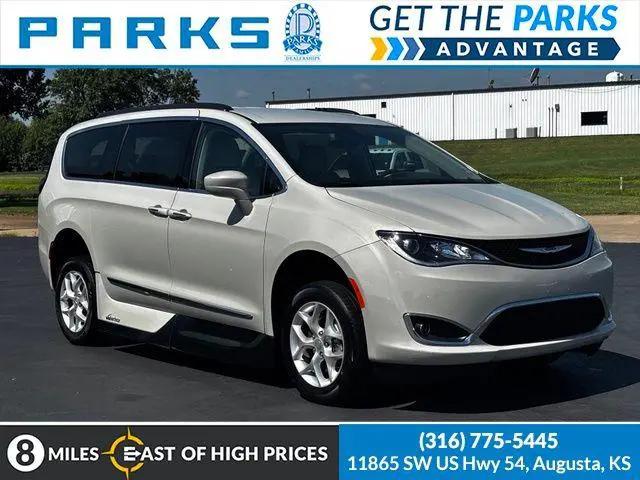 2017 Chrysler Pacifica Touring-L for sale in Augusta, KS