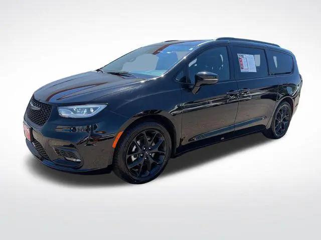 2025 Chrysler Pacifica Limited for sale in Perham, MN
