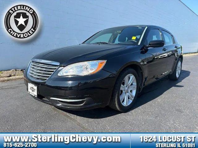 2013 Chrysler 200 LX for sale in Sterling, IL