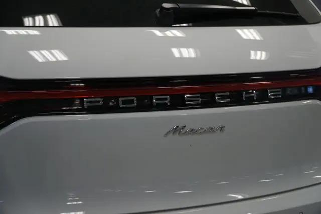 2026 Porsche Macan Macan