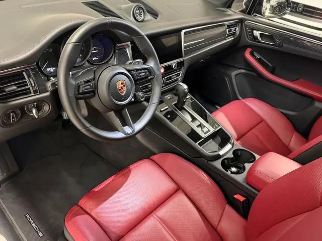2026 Porsche Macan Macan