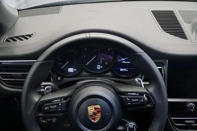 2026 Porsche Macan Macan