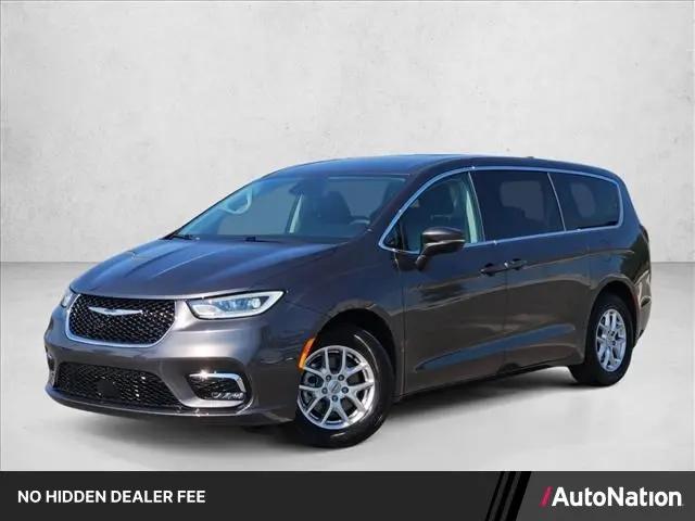 2023 Chrysler Pacifica Touring L for sale in Denton, TX