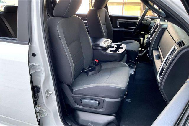 2024 Ram 1500 Classic Warlock Crew Cab 4x2 5'7" Box