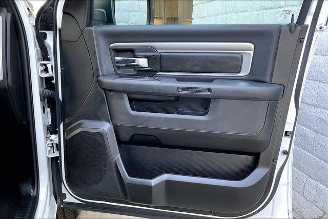 2024 Ram 1500 Classic Warlock Crew Cab 4x2 5'7" Box