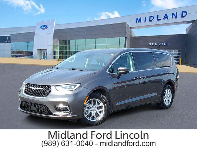 2023 Chrysler Pacifica Touring L for sale in Midland, MI