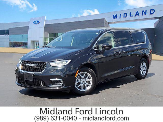2023 Chrysler Pacifica Touring L for sale in Midland, MI