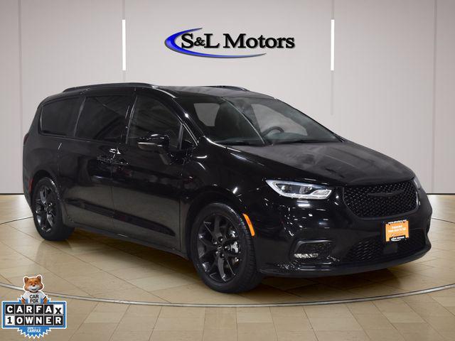 2025 Chrysler Pacifica Limited for sale in Pulaski, WI