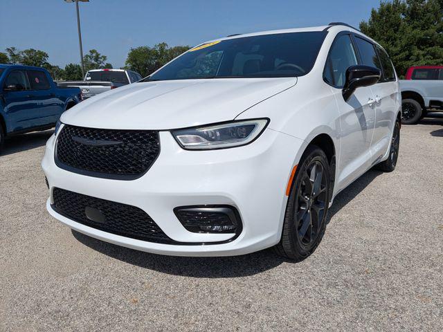 2025 Chrysler Pacifica Limited for sale in Demotte, IN