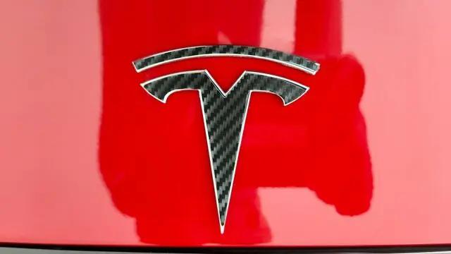 2021 Tesla Model S Plaid Tri Motor All-Wheel Drive