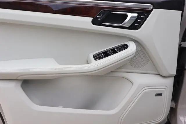 2024 Porsche Macan S