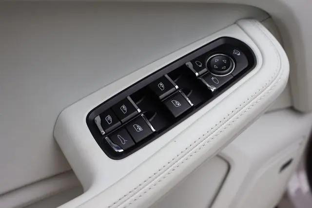 2024 Porsche Macan S