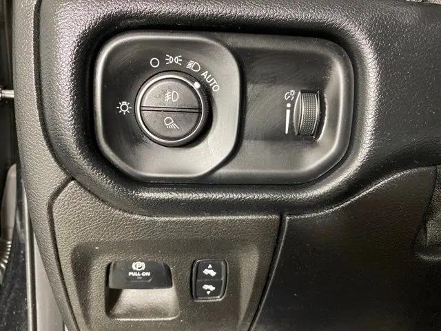 2021 Ram 1500 Big Horn Crew Cab 4x4 5'7" Box