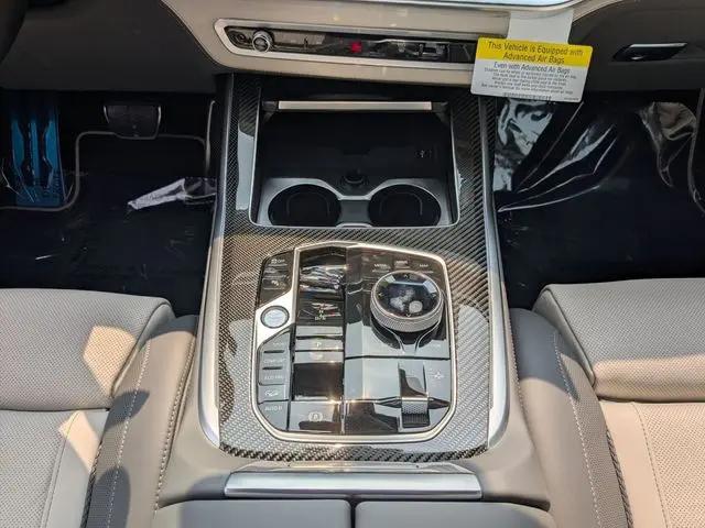 2027 BMW X7 M60i