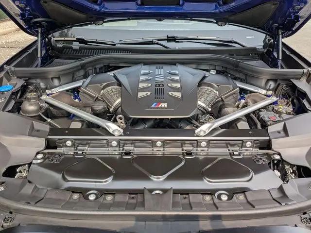 2027 BMW X7 M60i