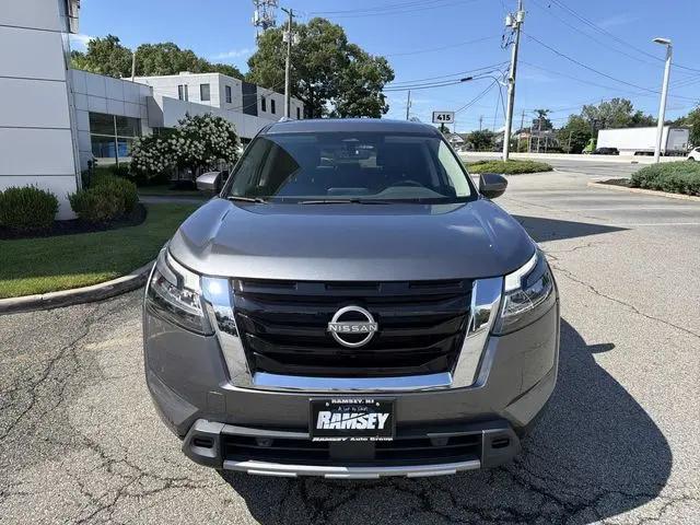 2024 Nissan Pathfinder SL 4WD